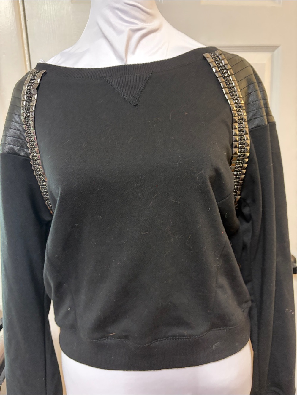 Black Embellished Shoulder Women's Sweater - Brand Not Visible